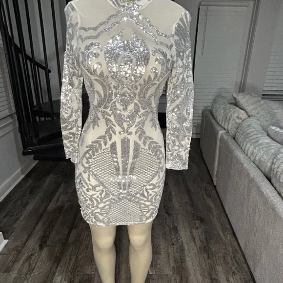 NEW! Jessica Hayes Luxe Silver Sequin Dress - Picture 4 of 11